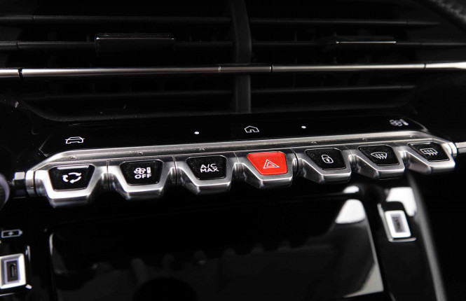 PEUGEOT_PEUGEOT_208_2551443_14.jpg PEUGEOT_PEUGEOT_208_2551443_14.jpg