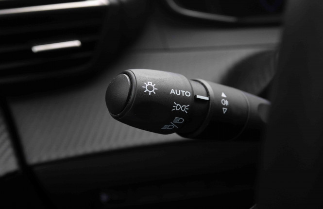 PEUGEOT_PEUGEOT_208_2551443_16.jpg PEUGEOT_PEUGEOT_208_2551443_16.jpg