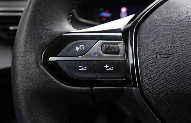 PEUGEOT_PEUGEOT_208_2551445_17.jpg PEUGEOT_PEUGEOT_208_2551445_17.jpg