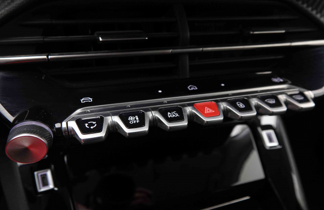 PEUGEOT_PEUGEOT_208_2551449_14.jpg PEUGEOT_PEUGEOT_208_2551449_14.jpg