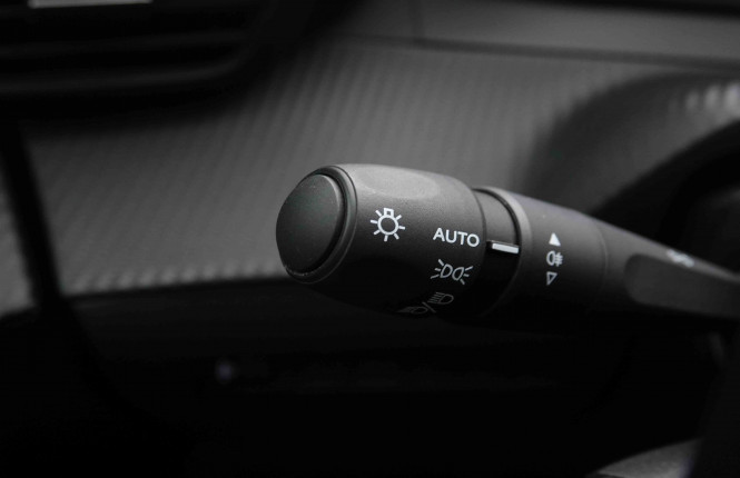 PEUGEOT_PEUGEOT_208_2551449_16.jpg PEUGEOT_PEUGEOT_208_2551449_16.jpg