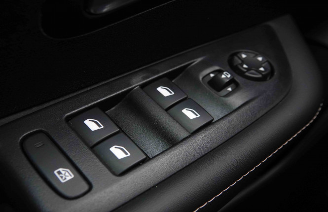 PEUGEOT_PEUGEOT_208_2551449_21.jpg PEUGEOT_PEUGEOT_208_2551449_21.jpg