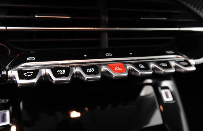 PEUGEOT_PEUGEOT_208_2551849_14.jpg PEUGEOT_PEUGEOT_208_2551849_14.jpg