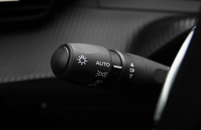 PEUGEOT_PEUGEOT_208_2551849_16.jpg PEUGEOT_PEUGEOT_208_2551849_16.jpg