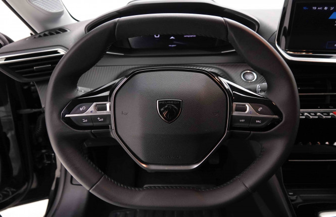 PEUGEOT_PEUGEOT_208_2652595_8.jpg