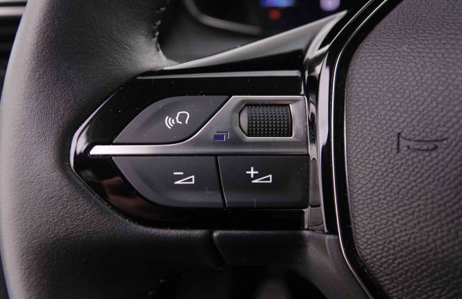 PEUGEOT_PEUGEOT_208_2652603_13.jpg