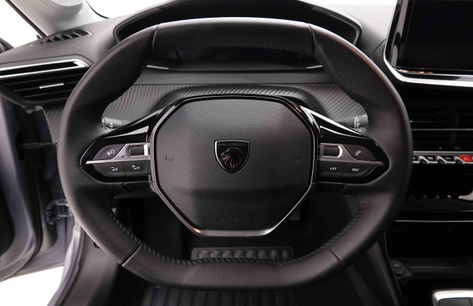 PEUGEOT_PEUGEOT_208_2652615_8.jpg