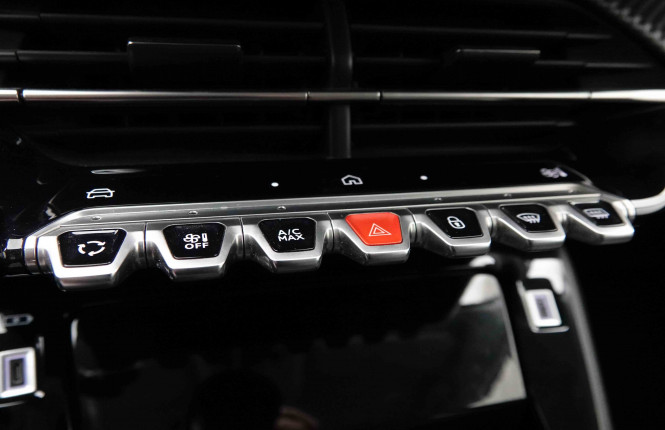 PEUGEOT_PEUGEOT_208_2652617_13.jpg