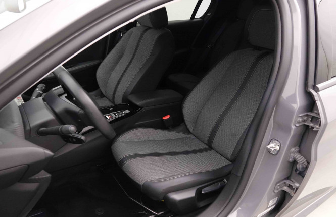 PEUGEOT_PEUGEOT_208_2652617_6.jpg