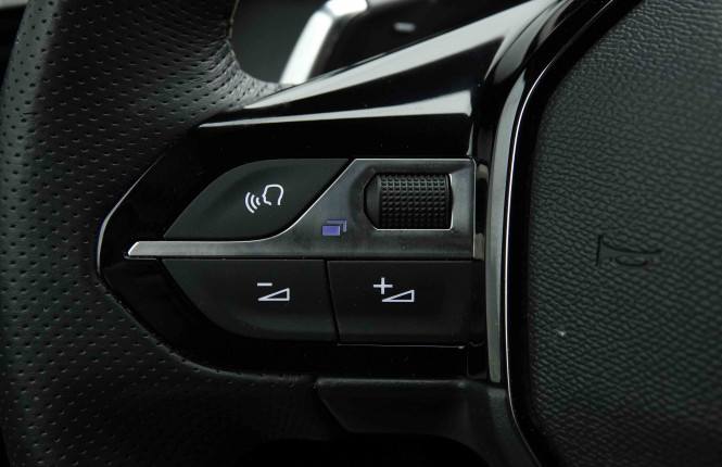 PEUGEOT_PEUGEOT_208_2652671_18.jpg