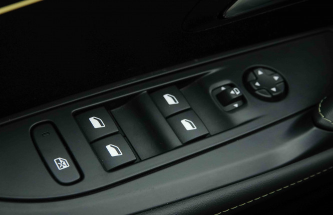 PEUGEOT_PEUGEOT_208_2652671_20.jpg