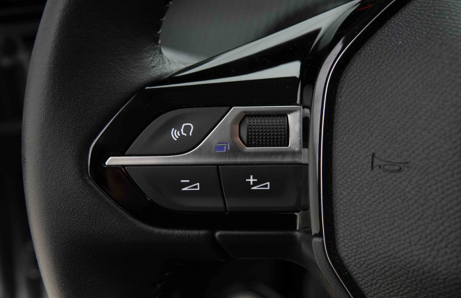 PEUGEOT_PEUGEOT_208_2653118_18.jpg