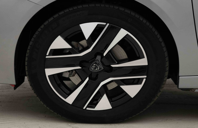 PEUGEOT_PEUGEOT_208_2653118_21.jpg