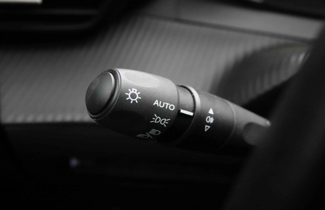 PEUGEOT_PEUGEOT_208_2653120_67.jpg