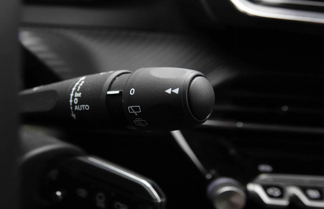 PEUGEOT_PEUGEOT_208_2653120_68.jpg