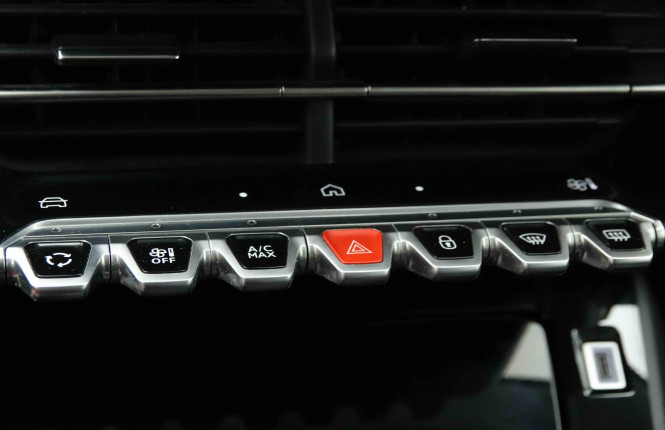 PEUGEOT_PEUGEOT_208_2653250_13.jpg