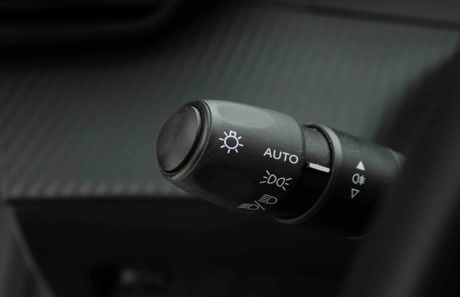 PEUGEOT_PEUGEOT_208_2653251_14.jpg