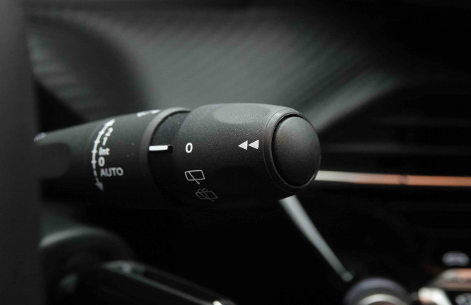 PEUGEOT_PEUGEOT_208_2653251_15.jpg