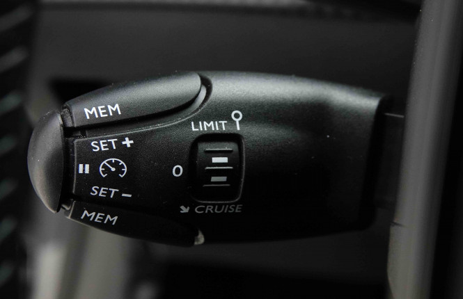 PEUGEOT_PEUGEOT_208_2653251_16.jpg