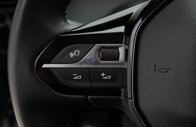 PEUGEOT_PEUGEOT_208_2653251_17.jpg