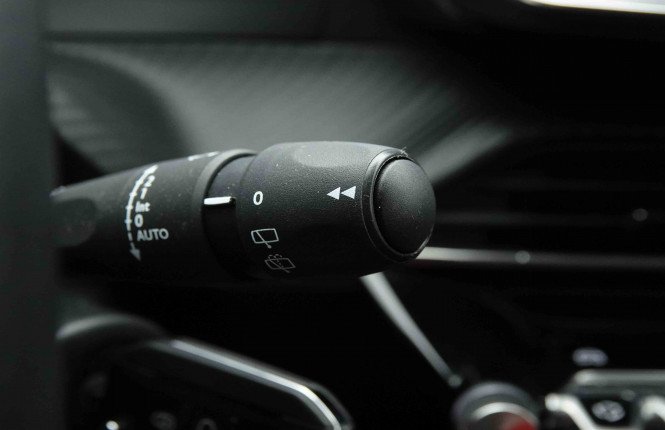 PEUGEOT_PEUGEOT_208_2653255_16.jpg