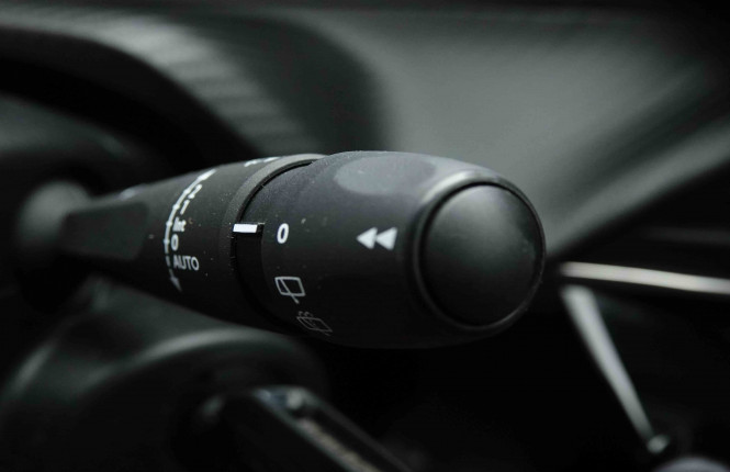PEUGEOT_PEUGEOT_208_2653256_15.jpg
