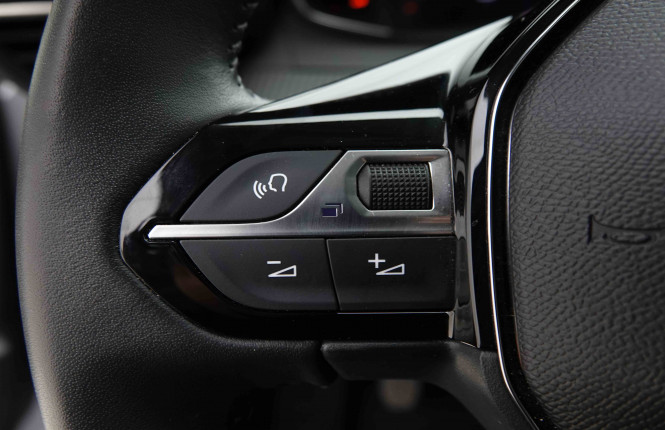 PEUGEOT_PEUGEOT_208_2653256_16.jpg