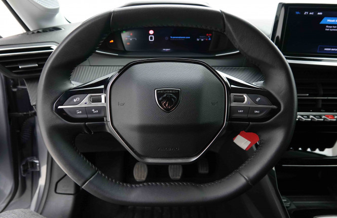 PEUGEOT_PEUGEOT_208_2653256_8.jpg