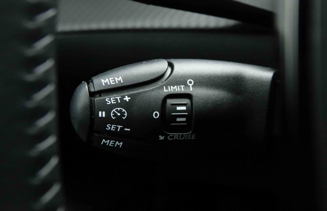 PEUGEOT_PEUGEOT_208_2653258_17.jpg