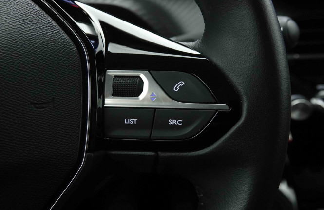 PEUGEOT_PEUGEOT_208_2653258_19.jpg