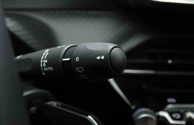 PEUGEOT_PEUGEOT_208_2653260_16.jpg