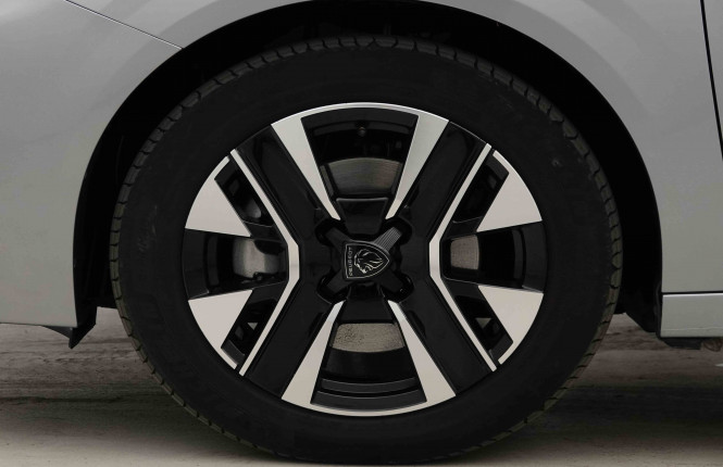 PEUGEOT_PEUGEOT_208_2653260_21.jpg