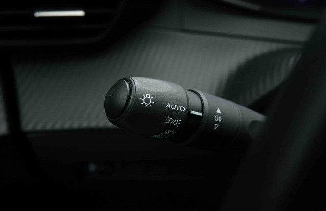 PEUGEOT_PEUGEOT_208_2653264_15.jpg