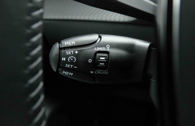 PEUGEOT_PEUGEOT_208_2653264_17.jpg