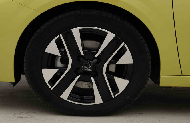 PEUGEOT_PEUGEOT_208_2653268_21.jpg