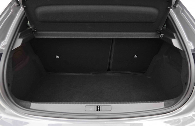 PEUGEOT_PEUGEOT_208_2653269_5.jpg