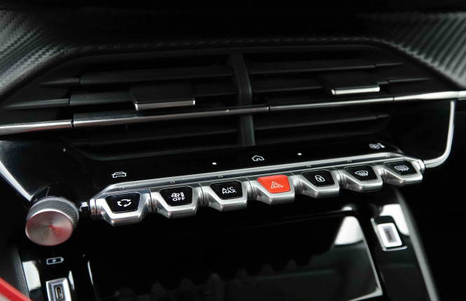 PEUGEOT_PEUGEOT_208_2653270_13.jpg