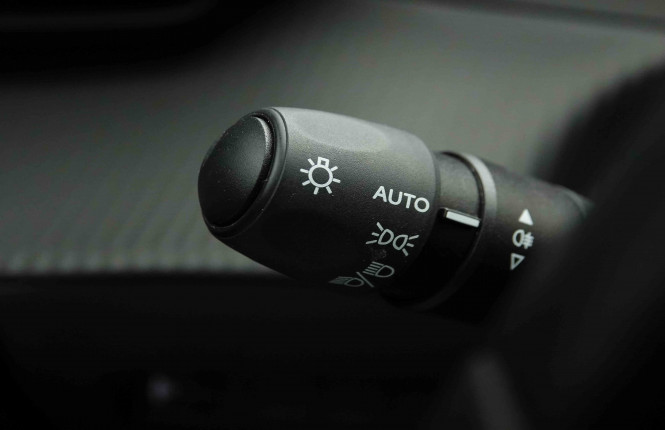 PEUGEOT_PEUGEOT_208_2654232_14.jpg