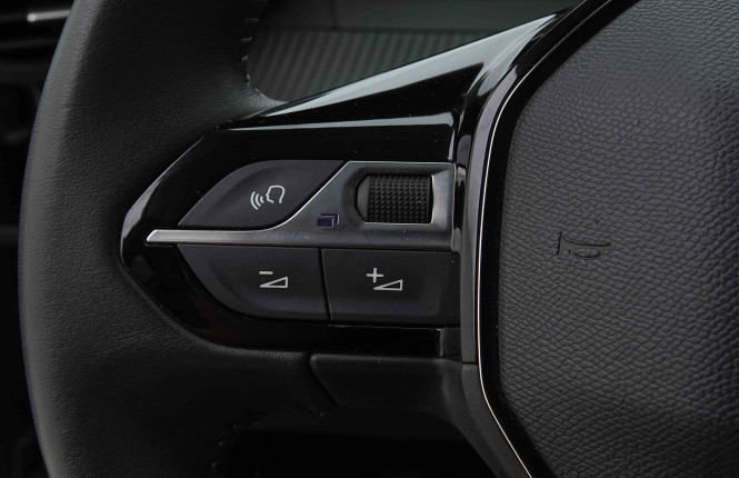 PEUGEOT_PEUGEOT_208_2654934_18.jpg PEUGEOT_PEUGEOT_208_2654934_18.jpg