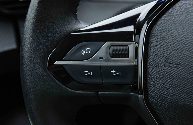 PEUGEOT_PEUGEOT_208_2655160_16.jpg PEUGEOT_PEUGEOT_208_2655160_16.jpg