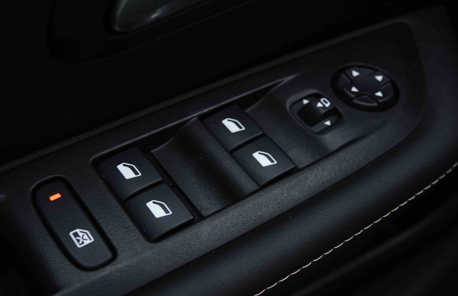 PEUGEOT_PEUGEOT_208_2655160_18.jpg PEUGEOT_PEUGEOT_208_2655160_18.jpg