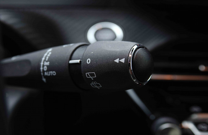 PEUGEOT_PEUGEOT_208_2655161_17.jpg