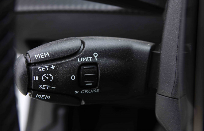 PEUGEOT_PEUGEOT_208_2655161_18.jpg