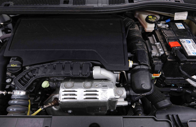 PEUGEOT_PEUGEOT_208_2655161_23.jpg