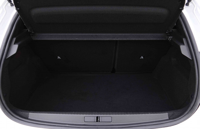 PEUGEOT_PEUGEOT_208_2655161_5.jpg