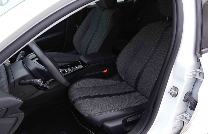 PEUGEOT_PEUGEOT_208_2655161_6.jpg