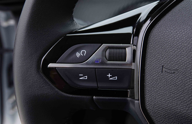 PEUGEOT_PEUGEOT_208_2655162_19.jpg