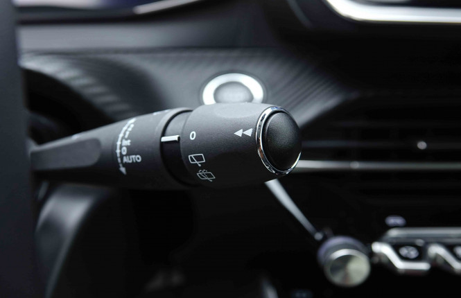 PEUGEOT_PEUGEOT_208_2655164_17.jpg