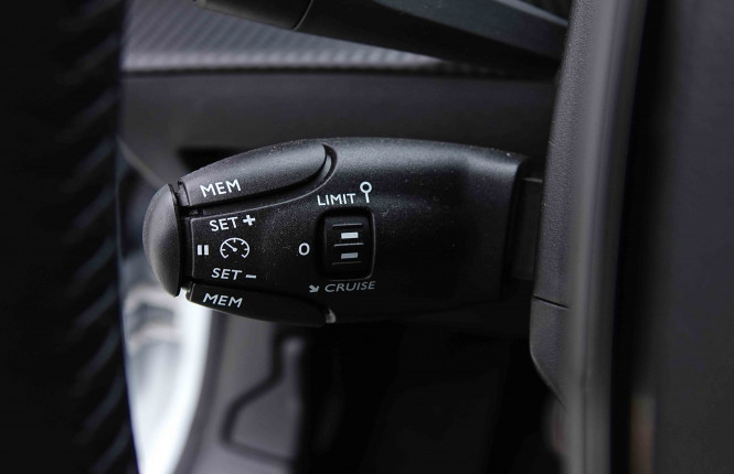 PEUGEOT_PEUGEOT_208_2655164_18.jpg