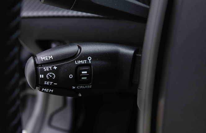 PEUGEOT_PEUGEOT_208_2655165_17.jpg